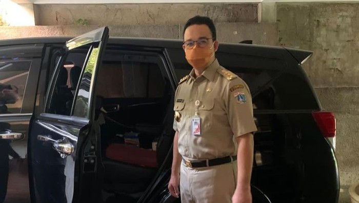 Sembuh dari Corona, Anies Baswedan Kembali Ngantor di Balai Kota