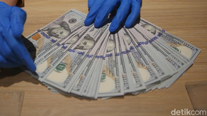 Dolar AS Come Back! Rupiah Ditekan ke Rp 14.231 Pagi Ini
