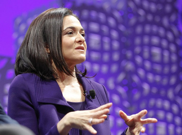 Wanita Terkuat Facebook Diminta Mundur