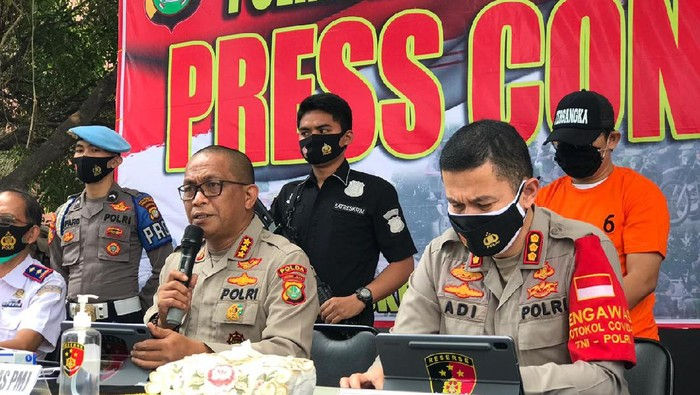 Dipamerkan Polisi, Pelaku Pelecehan di Soetta Pakai Topi 'Tersangka'