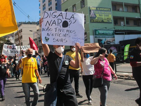 Manifestações pedem impeachment de Bolsonaro, vacina, pão, saúde e educação