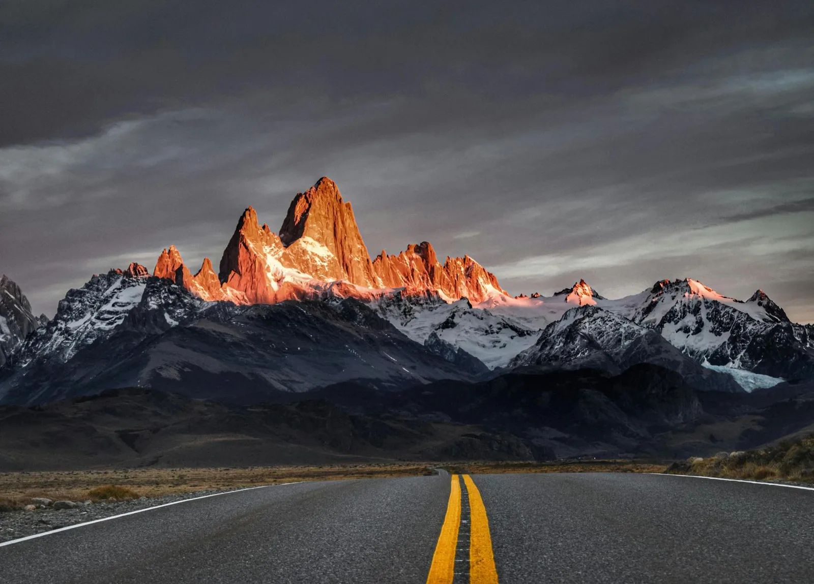 ถนนสู่ El Chaltén กับยอดเขา Fitz Roy