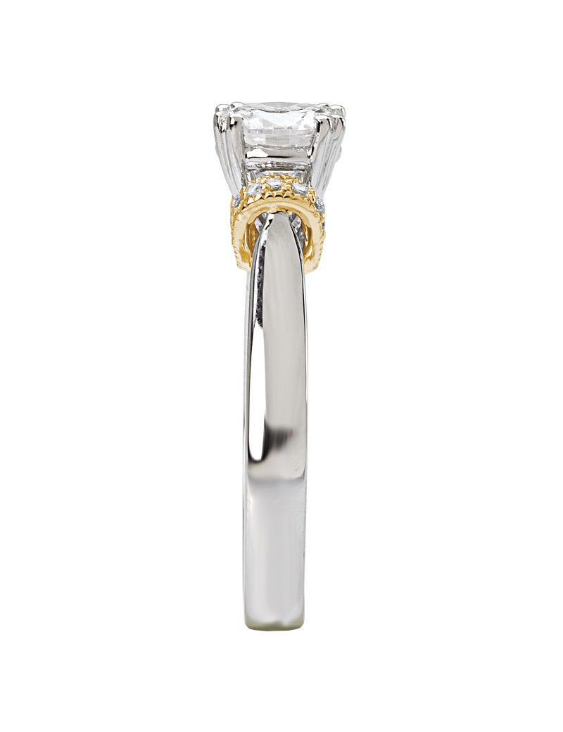Thumbnail: Romance V Trellis Diamond Ring in 18kt