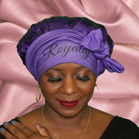 Thumbnail: Bonnet with or without tie