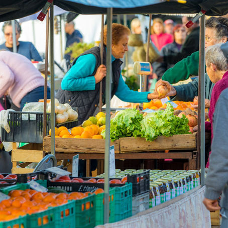 Visit a traditional Portuguese market