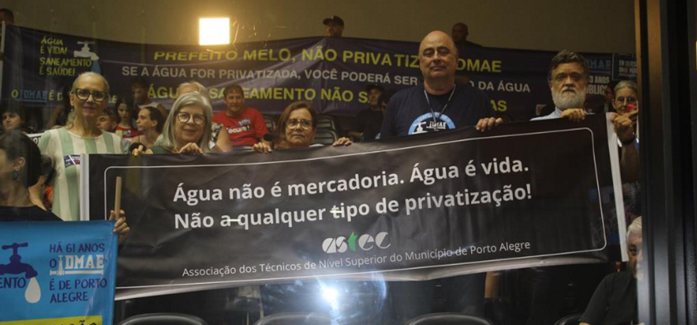 Luta para manutenção do DMAE público entra em nova etapa. Câmara de Vereadores aprova alterações que abrem caminho para a privatização do Departamento.