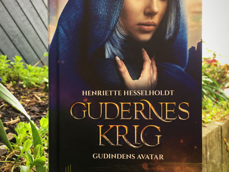 Gudernes krig 1 - Gudindens avatar, af Henriette Hesselholdt