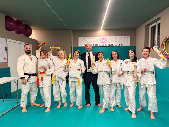 esame del corso di JuJitsu femminile a Milano
