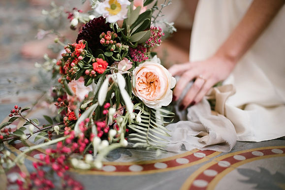 Fleuriste de mariage à Genève | Évènements | Décoration florale | Lilas et Rose | Fleurs de mariage | Fine art floral studio | Atelier floral suisse | Swiss wedding florist | Geneva floral design & events | Bridal bouquet / Bouquet de mariée