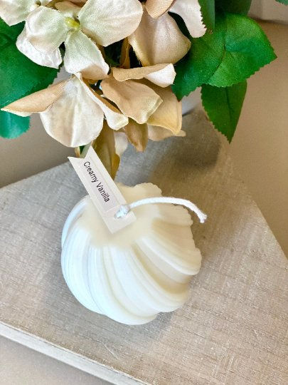 Thumbnail: Ribbed Twirl Candle