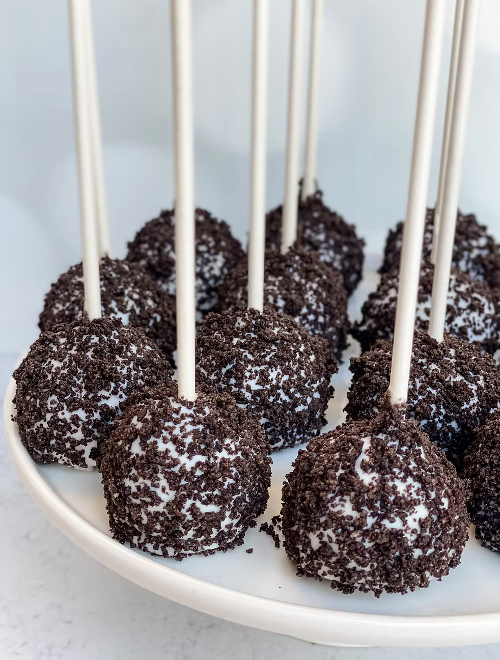 Vegan Cookies & Cream Cake Pops