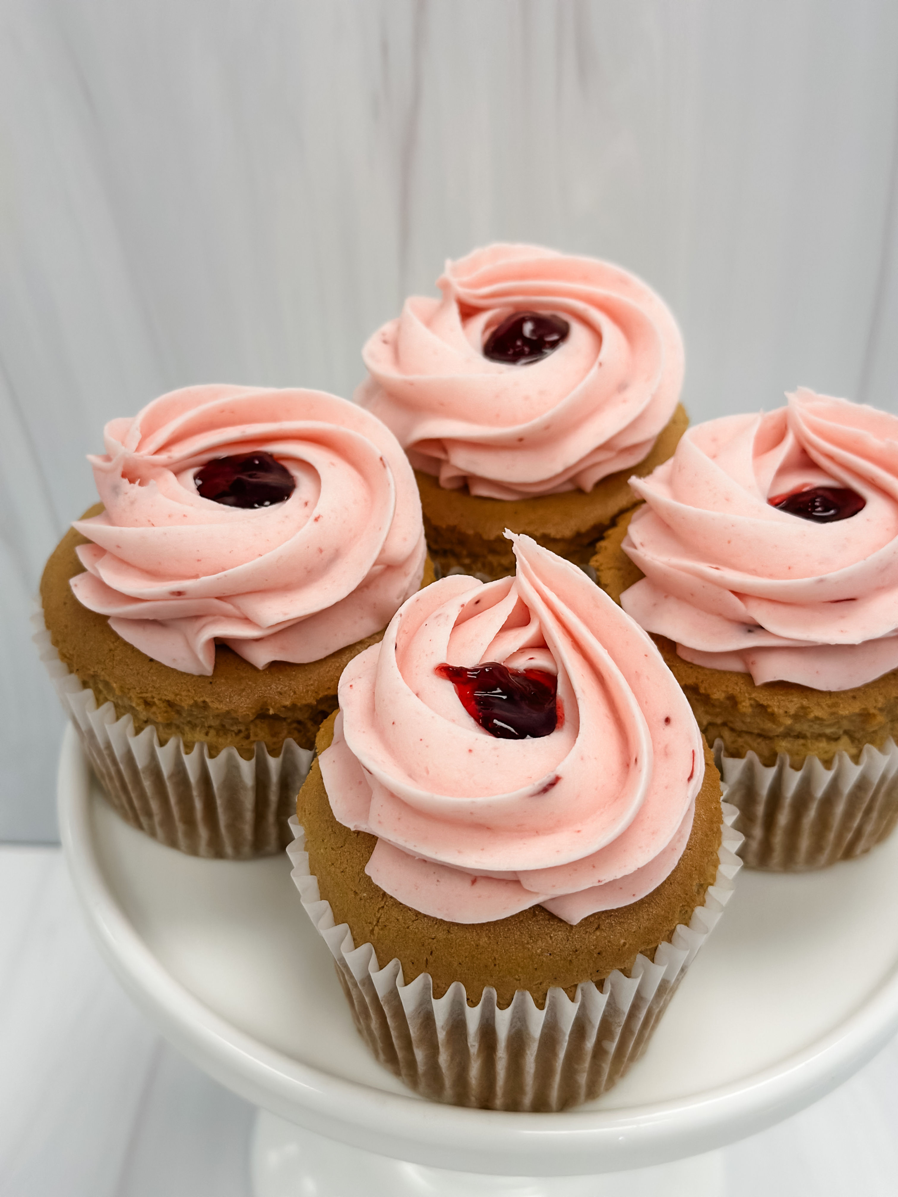 Vegan & Gluten Free Strawberries N Cream Cupcakes