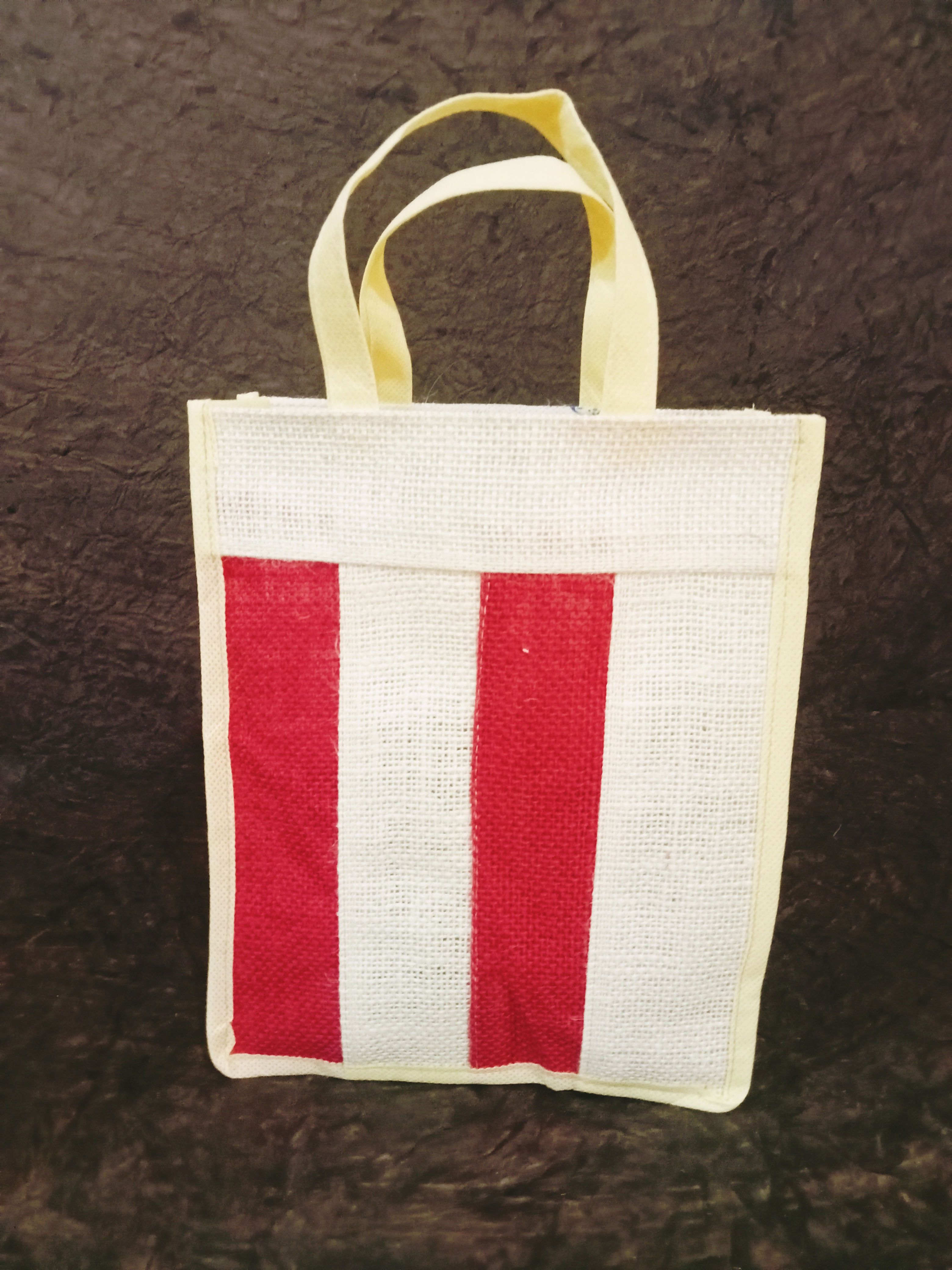 White and pink patched jute bag (Pack of 26 pcs)