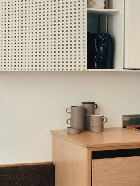 Tasses Hasami Porcelain en céramique, formes simples et création contemporaine