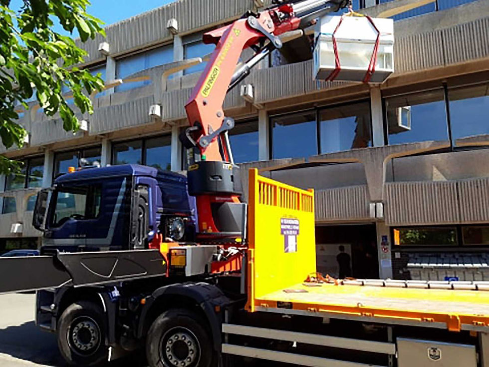 Buiten-brengen-en-binnen-plaatsen-van-labomaterialen