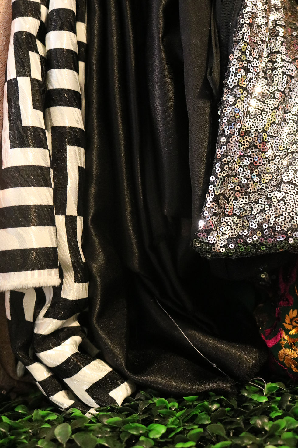 Thumbnail: Black Cloth
