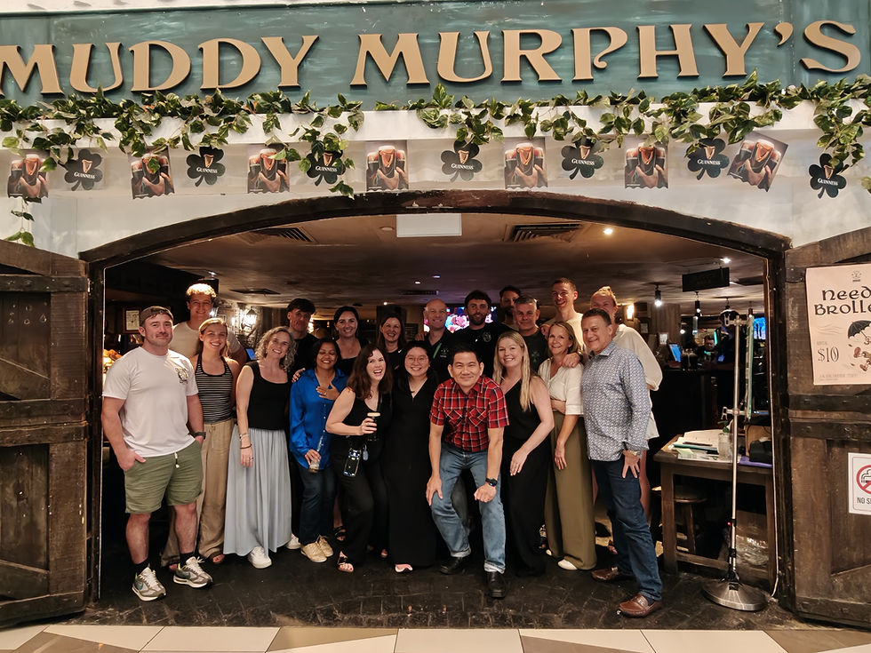 Some of our Irish community with Fergal Guihen, aka @rossie_to_aussie, at Muddy Murphy's on Tuesday night.