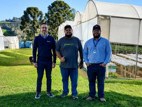 Na tarde de hoje, 08/07/2026, orgulhosamente recebemos a visita de profissionais do setor de Estratégia e Planejamento, juntamente com Engenheiro Agrônomo representante da equipe de Assistência Técnica a campo da Cooperativa Castrolanda.