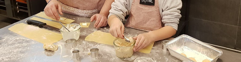 les-cours-de-cuisine-au-restaurant-avec-amour-c-est-une-occasion-de-partager-une-activite-