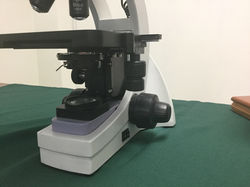 Microscopio fotónico