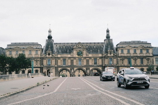“Paris Through My Lens: Elegance, History, and Romance”AB1F84F6-45A1-466E-AF27-C3E87FBB34CD_4_5005_c