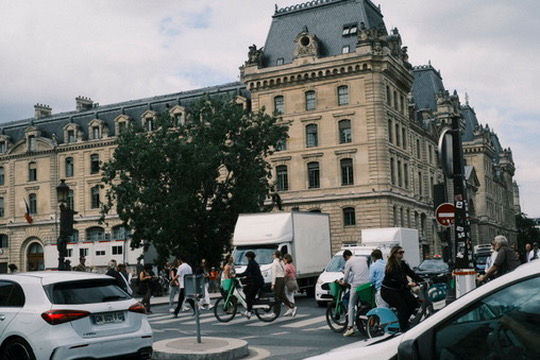 “Paris Through My Lens: Elegance, History, and Romance”8EF70502-0DA9-4650-98CF-EE9EA1F3C404_4_5005_c