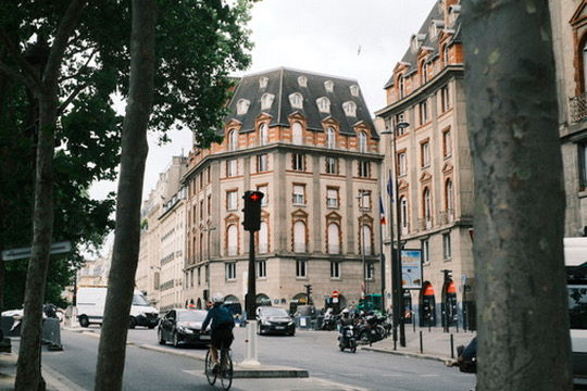 “Paris Through My Lens: Elegance, History, and Romance”FA78996E-F16D-4801-ACA4-16A09ED539C2_4_5005_c