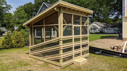 Modern Screened Houses