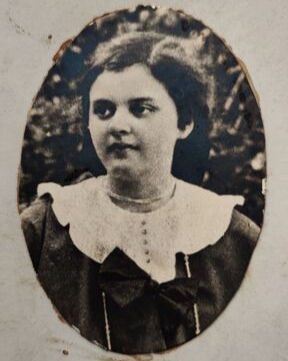 Photo of Julie Wiebe on Geni.com