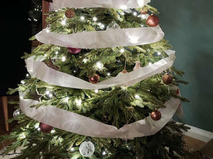 Neue Deko am Tannenbaum