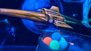 Blacklight mini golf