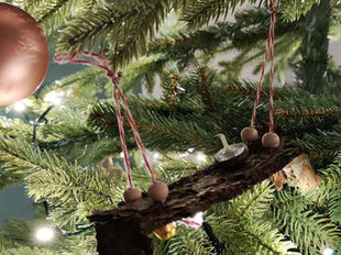 Schaukel im Christbaum