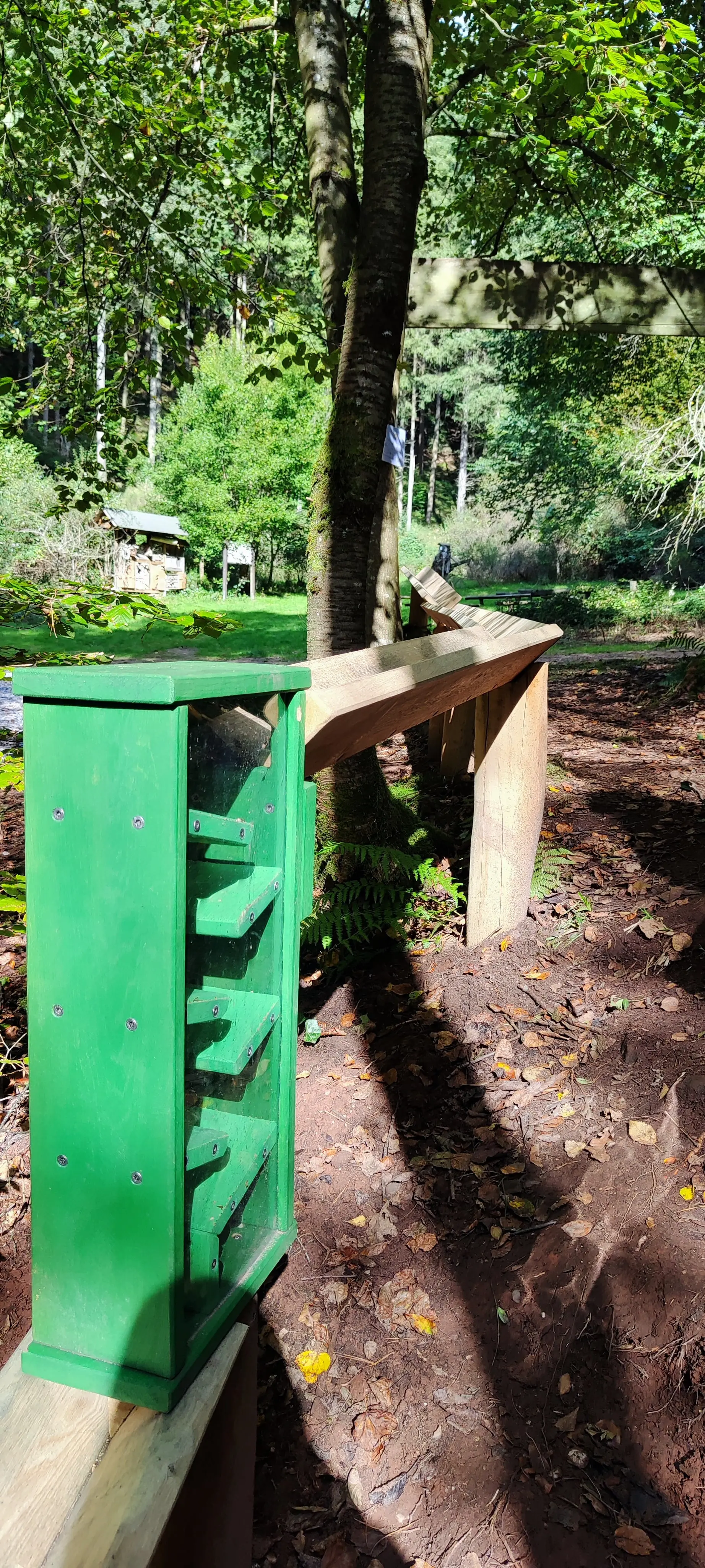 Spannende Kugelelemente auf dem Rundweg