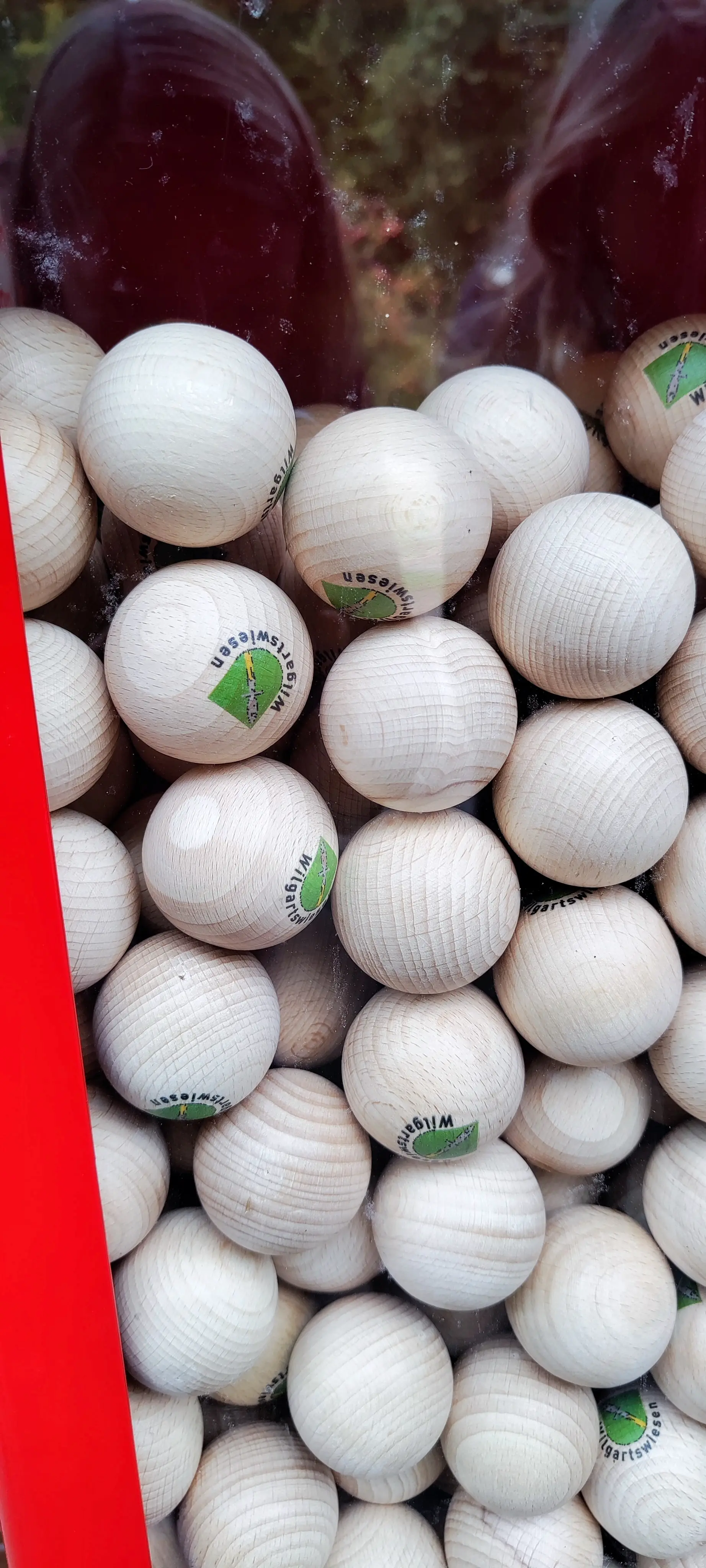 Holzkugeln in einem Automaten