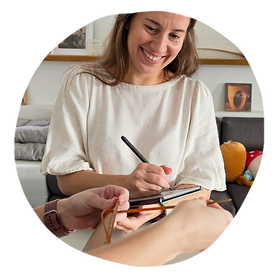 Mobile OT Anja observing an adult client threading in a session