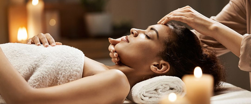 Mujer-disfrutando-los-beneficios-del-spa.jpg