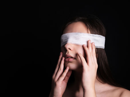 Hinter den Schleiern: Die drei Malas und unser Weg zu innerer Leichtigkeit