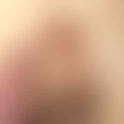 Mister Limpy M, back view. it has a little dimp in the centre