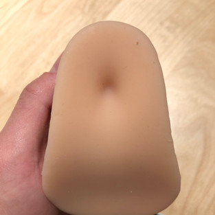 Mister Limpy M, back view. it has a little dimp in the centre