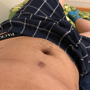 MyPack met Pierre Regular in boxers, perspectief van bovenaf terwijl ik lig