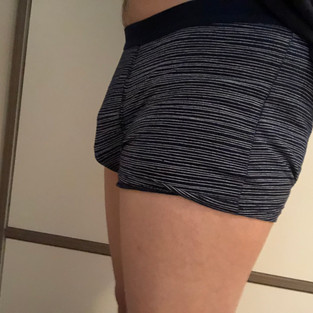 Packen met as-is packer, zij aanzicht in boxers