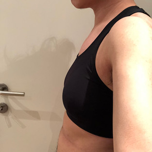 Sport bh dragend, zijkant