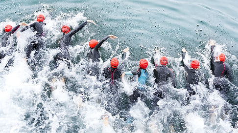 Triatholon%20Swimmers_edited.jpg