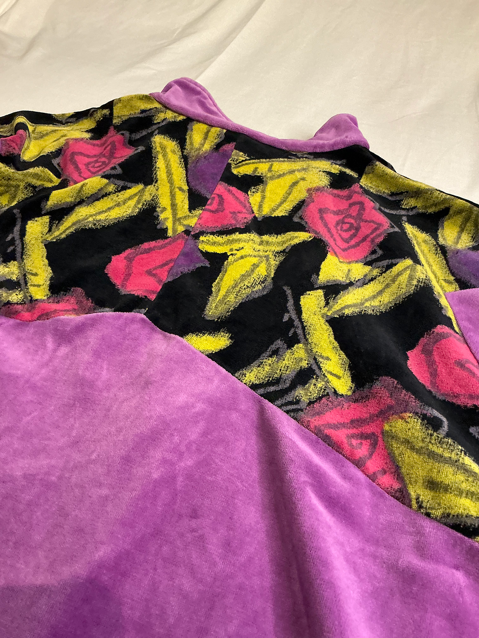 תמונה ממוזערת: Vintage Floral Track Jacket M/L