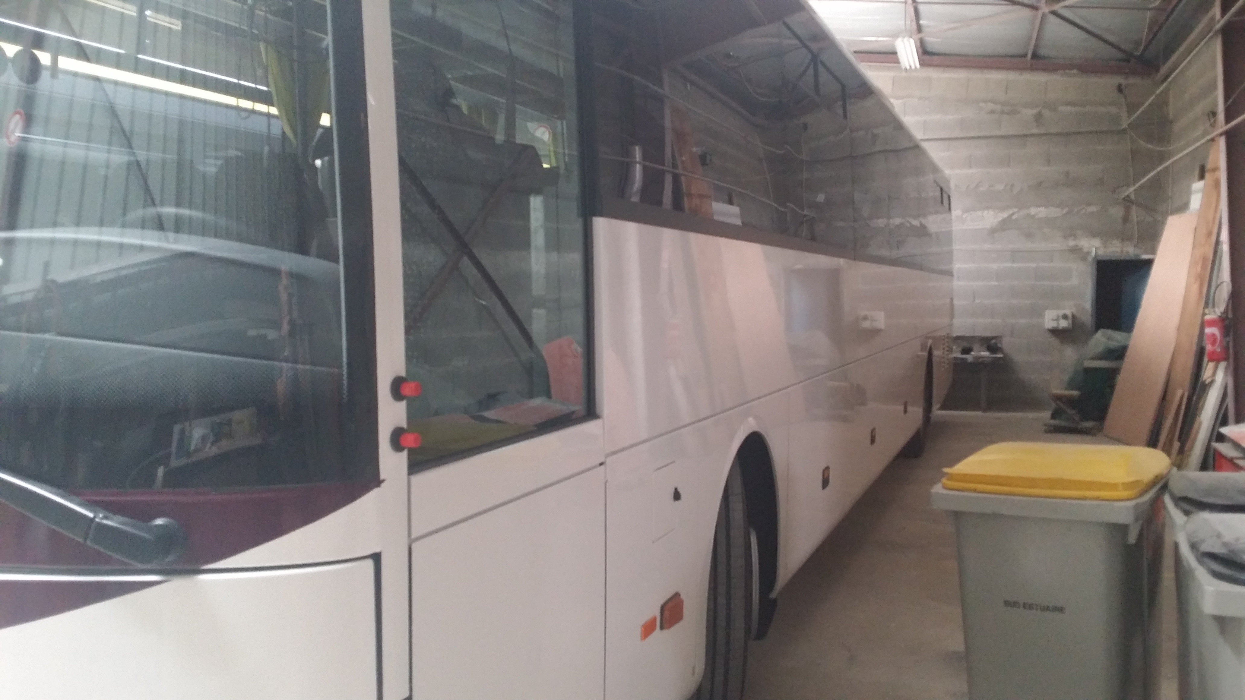 Covering AnjouBus Mercedes Intouro