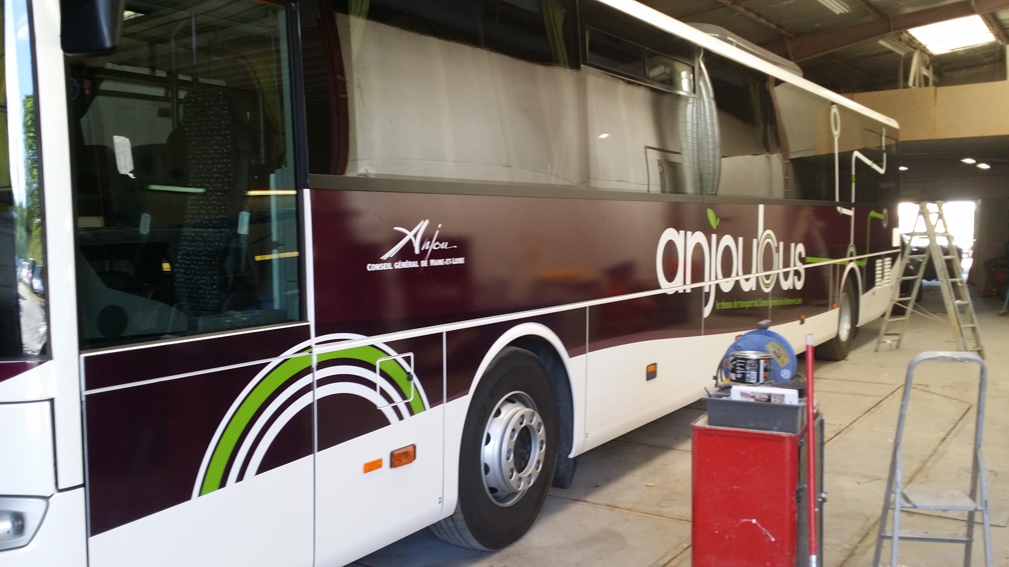 Covering AnjouBus Mercedes Intouro
