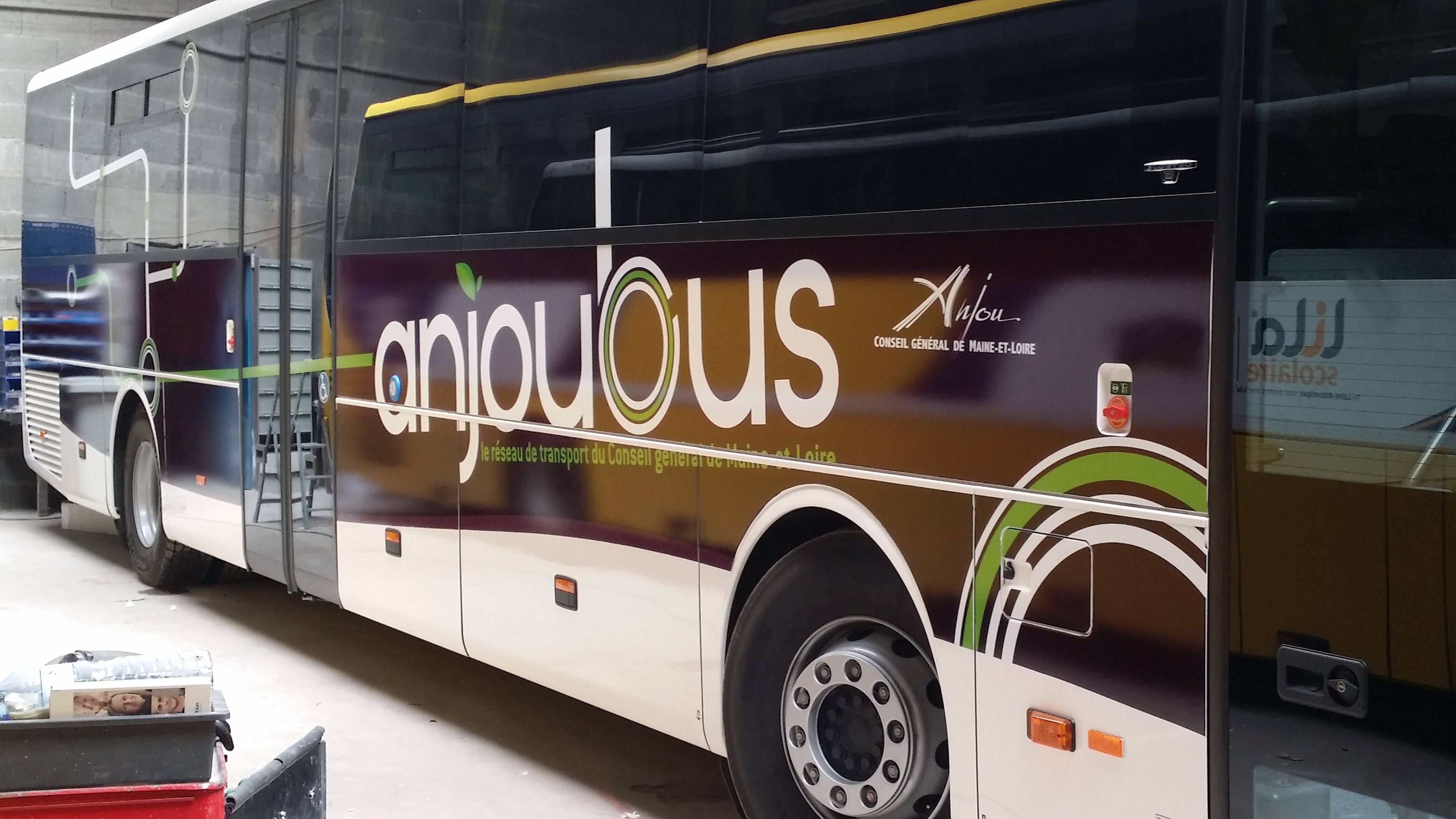 Covering AnjouBus Mercedes Intouro