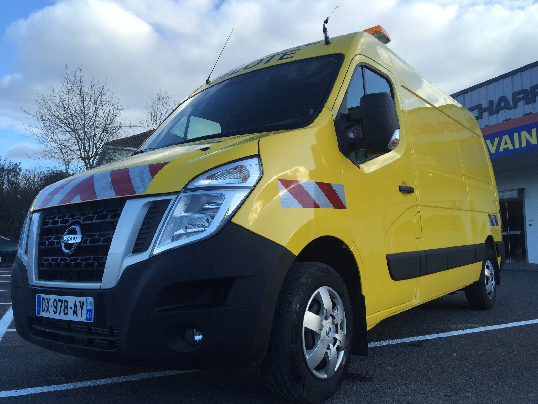 NISSAN NV 400 - S.N.A.T. Mobilité