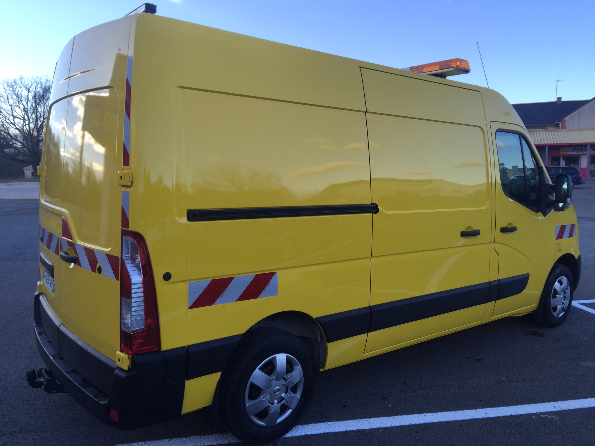 NISSAN NV 400 - S.N.A.T. Mobilité