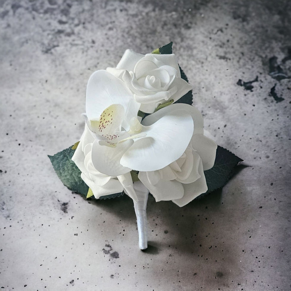 Thumbnail: White Classic Tropics Pin on Corsage